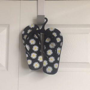 Kids flip flops NWOT
